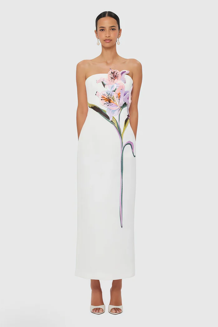 The Lily-Embroidered Strapless Maxi Dress is the perfect choice for weddings, vacations, parties, and formal occasions.